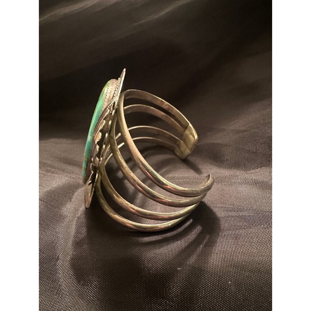 VINTAGE 70's 80's HUGE HEAVY SIGNED NAVAJO CARVED STERLING TURQUOISE CUFF UNISEX - Picture 7 of 14